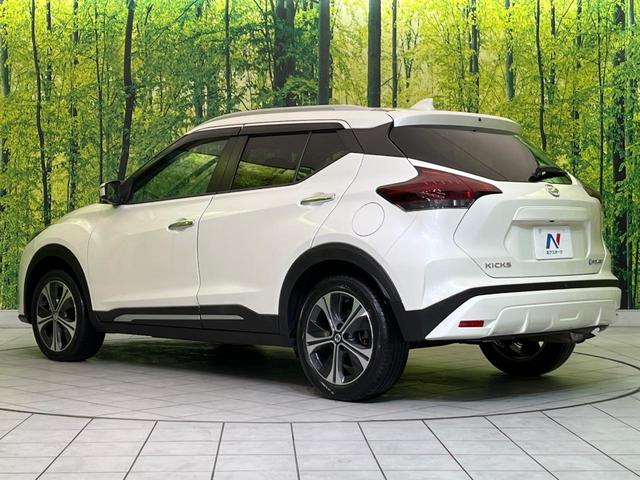 キックス Ｘ　ツートーンインテリアエディション　純正９型ナビ　全周囲カメラ　衝突軽減装置　プロパイロット　半革シート　シートヒーター　コーナーセンサー　スマートキー　ＬＥＤヘッド　ＥＴＣ　純正１７インチＡＷ　車線逸脱警報　オートハイビーム（23枚目）