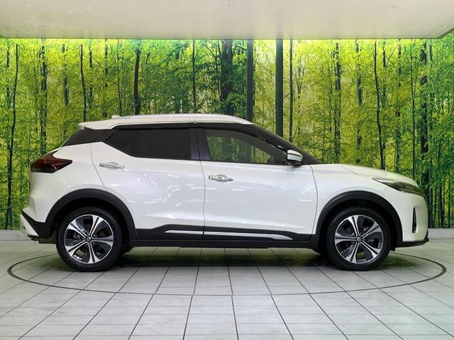 キックス Ｘ　ツートーンインテリアエディション　純正９型ナビ　全周囲カメラ　衝突軽減装置　プロパイロット　半革シート　シートヒーター　コーナーセンサー　スマートキー　ＬＥＤヘッド　ＥＴＣ　純正１７インチＡＷ　車線逸脱警報　オートハイビーム（24枚目）