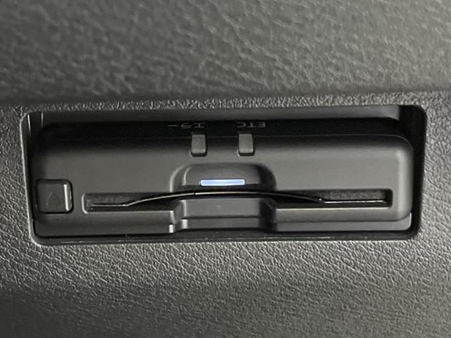 キックス Ｘ　ツートーンインテリアエディション　純正９型ナビ　全周囲カメラ　衝突軽減装置　プロパイロット　半革シート　シートヒーター　コーナーセンサー　スマートキー　ＬＥＤヘッド　ＥＴＣ　純正１７インチＡＷ　車線逸脱警報　オートハイビーム（49枚目）