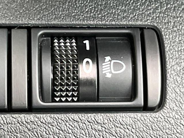 キックス Ｘ　ツートーンインテリアエディション　純正９型ナビ　全周囲カメラ　衝突軽減装置　プロパイロット　半革シート　シートヒーター　コーナーセンサー　スマートキー　ＬＥＤヘッド　ＥＴＣ　純正１７インチＡＷ　車線逸脱警報　オートハイビーム（50枚目）