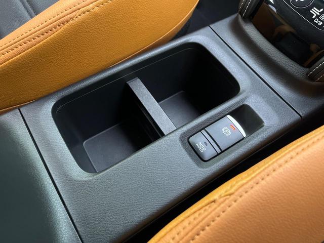 キックス Ｘ　ツートーンインテリアエディション　純正９型ナビ　全周囲カメラ　衝突軽減装置　プロパイロット　半革シート　シートヒーター　コーナーセンサー　スマートキー　ＬＥＤヘッド　ＥＴＣ　純正１７インチＡＷ　車線逸脱警報　オートハイビーム（52枚目）