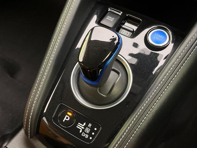 キックス Ｘ　ツートーンインテリアエディション　純正９型ナビ　全周囲カメラ　衝突軽減装置　プロパイロット　半革シート　シートヒーター　コーナーセンサー　スマートキー　ＬＥＤヘッド　ＥＴＣ　純正１７インチＡＷ　車線逸脱警報　オートハイビーム（53枚目）