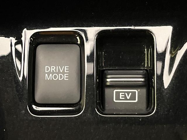 キックス Ｘ　ツートーンインテリアエディション　純正９型ナビ　全周囲カメラ　衝突軽減装置　プロパイロット　半革シート　シートヒーター　コーナーセンサー　スマートキー　ＬＥＤヘッド　ＥＴＣ　純正１７インチＡＷ　車線逸脱警報　オートハイビーム（54枚目）