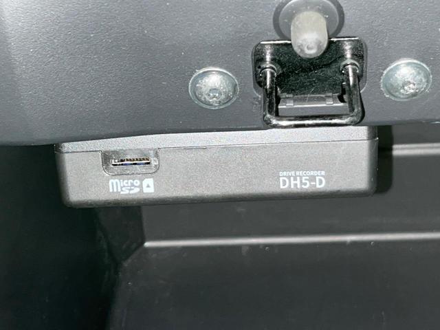 キックス Ｘ　ツートーンインテリアエディション　純正９型ナビ　全周囲カメラ　衝突軽減装置　プロパイロット　半革シート　シートヒーター　コーナーセンサー　スマートキー　ＬＥＤヘッド　ＥＴＣ　純正１７インチＡＷ　車線逸脱警報　オートハイビーム（58枚目）