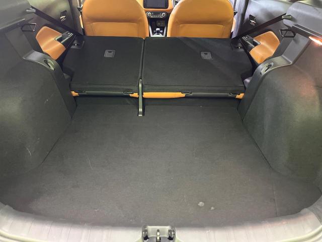 キックス Ｘ　ツートーンインテリアエディション　純正９型ナビ　全周囲カメラ　衝突軽減装置　プロパイロット　半革シート　シートヒーター　コーナーセンサー　スマートキー　ＬＥＤヘッド　ＥＴＣ　純正１７インチＡＷ　車線逸脱警報　オートハイビーム（65枚目）