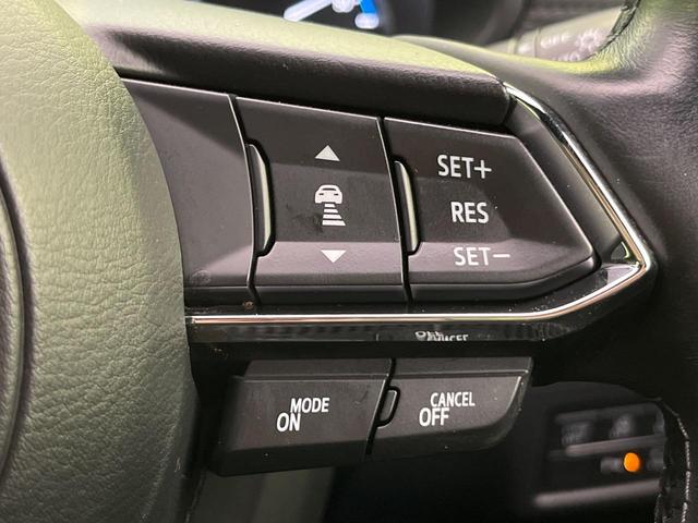 【マツダ・レーダークルーズコントロール】高速道路での長距離走行が楽に！自動で速度を保つクルーズコントロールが、衝突軽減システムと連携し、前方の車両を感知して車間を保つように速度調節してくれます！！