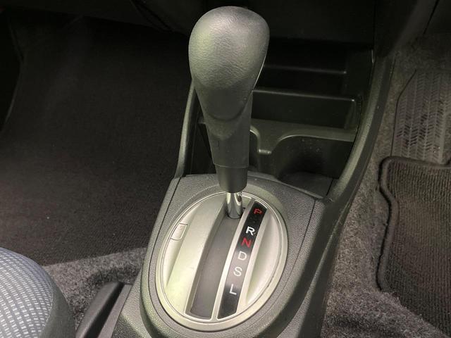 フィット Ｇ　ナビ　バックカメラ　フルセグＴＶ　ＣＤ　ＤＶＤ再生　ＥＴＣ　キーレスキー　電動ミラー　ドアバイザー　ステアリングスイッチ　１４インチＡＷ　エアコン　シガーソケット　エコモード　横滑り防止（30枚目）