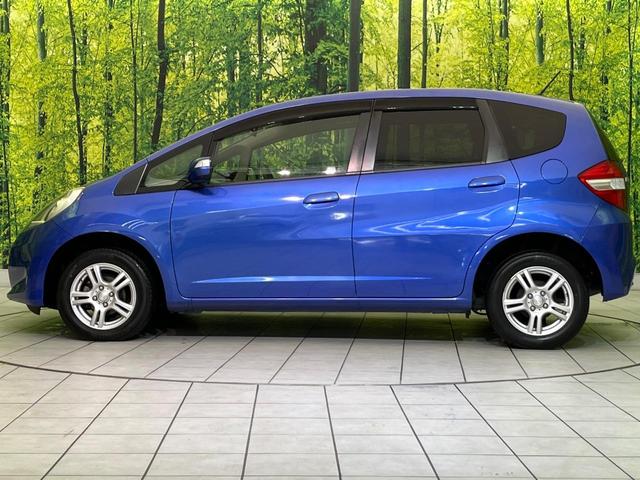 フィット Ｇ　ナビ　バックカメラ　フルセグＴＶ　ＣＤ　ＤＶＤ再生　ＥＴＣ　キーレスキー　電動ミラー　ドアバイザー　ステアリングスイッチ　１４インチＡＷ　エアコン　シガーソケット　エコモード　横滑り防止（51枚目）