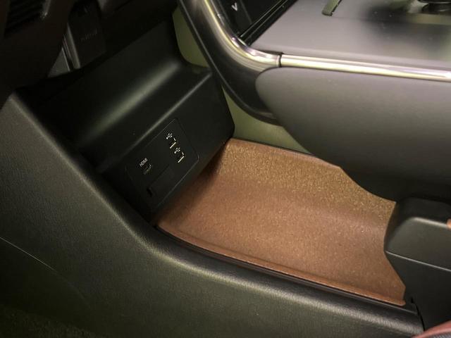 ＭＸ－３０ インダストリアルクラシック　純正８．８型ナビ　全周囲カメラ　ＢＯＳＥサウンド　衝突軽減　レーダークルーズ　パワーシート　コーナーセンサー　スマートキー　ＬＥＤヘッド　オートハイビーム　ＥＴＣ　純正１８インチアルミ（68枚目）