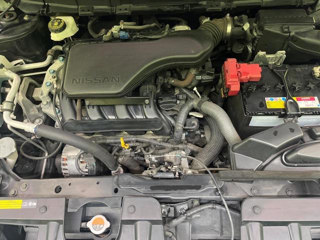 エクストレイル ２０ＸブラクエクストリーマＸエマージェンシブレーキＰ　純正８型ナビ　バックカメラ　後席モニター　シートヒーター　コーナーセンサー　スマートキー　ＬＥＤヘッド　ＥＴＣ　ルーフレール　純正１７インチＡＷ　オートライト　デュアルエアコン　Ｂｌｕｅｔｏｏｔｈ再生（19枚目）