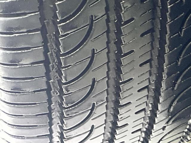 エクストレイル ２０ＸブラクエクストリーマＸエマージェンシブレーキＰ　純正８型ナビ　バックカメラ　後席モニター　シートヒーター　コーナーセンサー　スマートキー　ＬＥＤヘッド　ＥＴＣ　ルーフレール　純正１７インチＡＷ　オートライト　デュアルエアコン　Ｂｌｕｅｔｏｏｔｈ再生（28枚目）