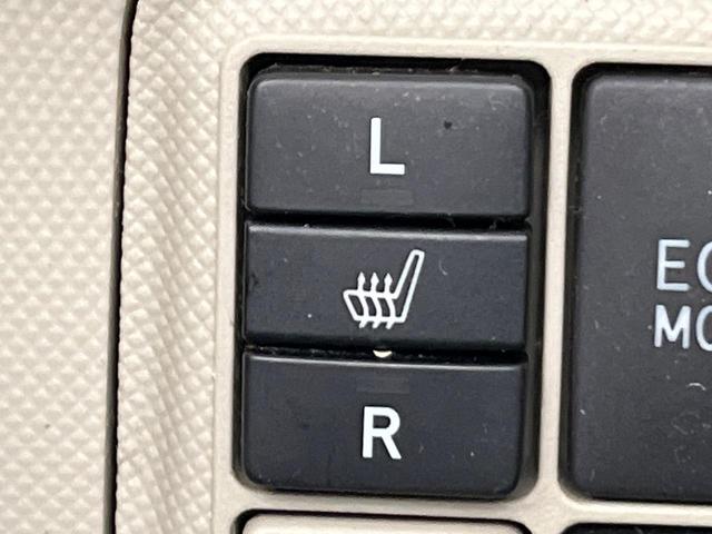 アクア Ｇ　純正ナビ　シートヒーター　スマートキー　ＬＥＤヘッド　ＥＴＣ　オートライト　オートエアコン　革巻きステアリング　Ｂｌｕｅｔｏｏｔｈ再生　地デジ　フォグライト　ヘッドライトウォッシャー　ドアバイザー（4枚目）