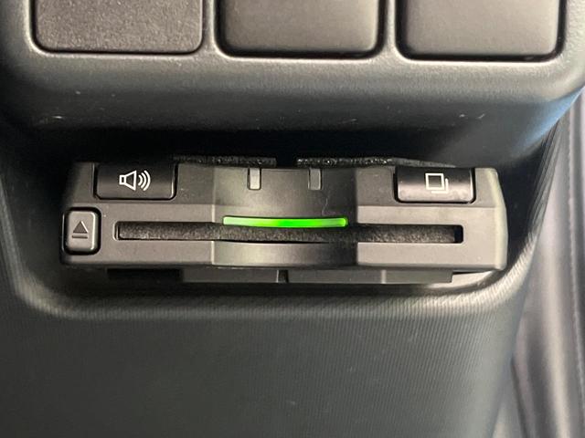 アクア Ｇ　純正ナビ　シートヒーター　スマートキー　ＬＥＤヘッド　ＥＴＣ　オートライト　オートエアコン　革巻きステアリング　Ｂｌｕｅｔｏｏｔｈ再生　地デジ　フォグライト　ヘッドライトウォッシャー　ドアバイザー（6枚目）