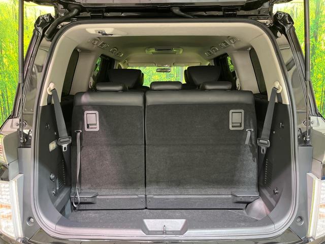 普段のお買い物や通勤、送迎等に十分な荷室スペースを確保しております。セカンドシートを倒すと、大きな荷物の積載も可能です♪