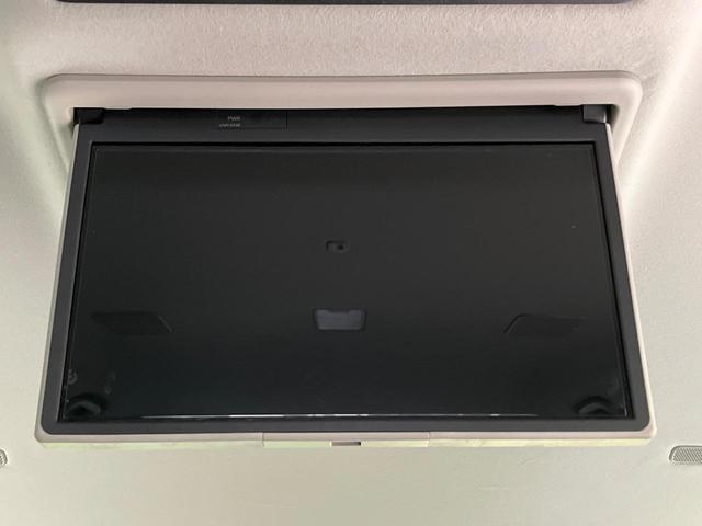 ノア Ｚ　後席モニター　１０．５型ディスプレイオーディオ　両側電動ドア　レーダークルーズ　バックカメラ　シートヒーター　コーナーセンサー　ＬＥＤヘッド　ＥＴＣ　スマートキー　リアオートエアコン　ＣＤ／ＤＶＤ再生（3枚目）