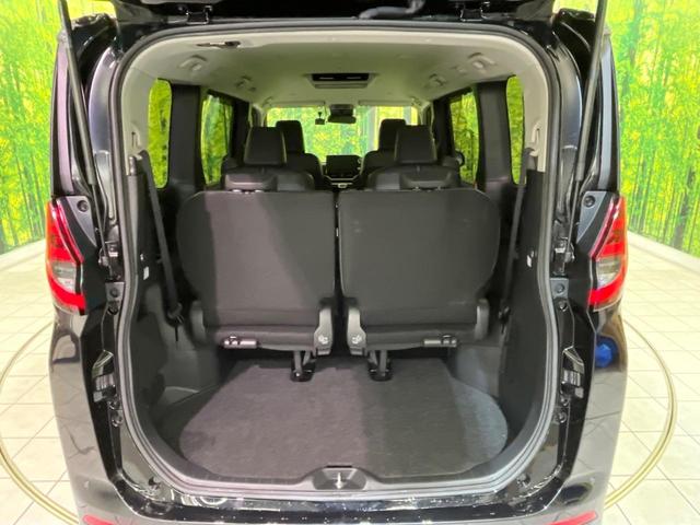 ノア Ｚ　後席モニター　１０．５型ディスプレイオーディオ　両側電動ドア　レーダークルーズ　バックカメラ　シートヒーター　コーナーセンサー　ＬＥＤヘッド　ＥＴＣ　スマートキー　リアオートエアコン　ＣＤ／ＤＶＤ再生（11枚目）