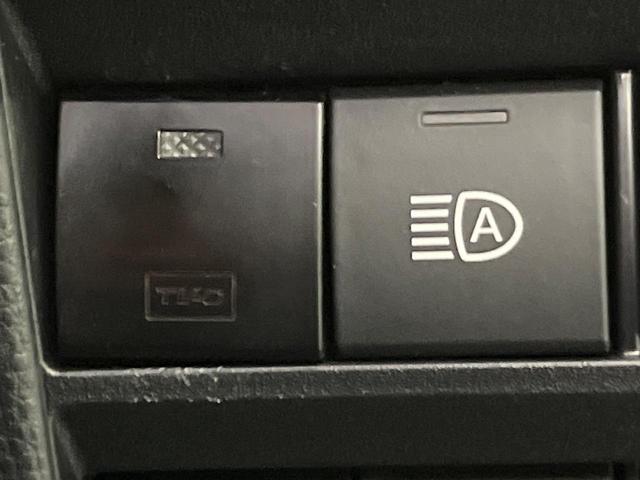 ノア Ｚ　後席モニター　１０．５型ディスプレイオーディオ　両側電動ドア　レーダークルーズ　バックカメラ　シートヒーター　コーナーセンサー　ＬＥＤヘッド　ＥＴＣ　スマートキー　リアオートエアコン　ＣＤ／ＤＶＤ再生（29枚目）