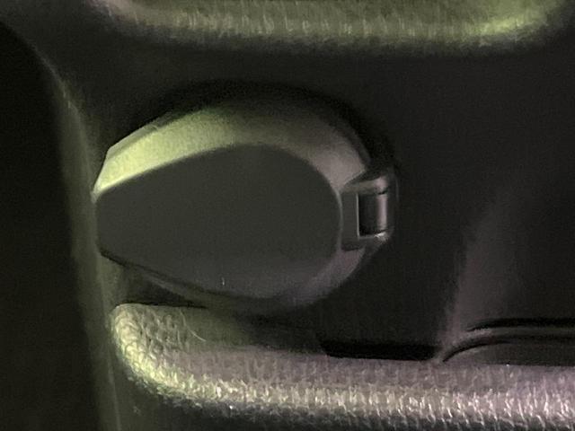 ノア Ｚ　後席モニター　１０．５型ディスプレイオーディオ　両側電動ドア　レーダークルーズ　バックカメラ　シートヒーター　コーナーセンサー　ＬＥＤヘッド　ＥＴＣ　スマートキー　リアオートエアコン　ＣＤ／ＤＶＤ再生（35枚目）