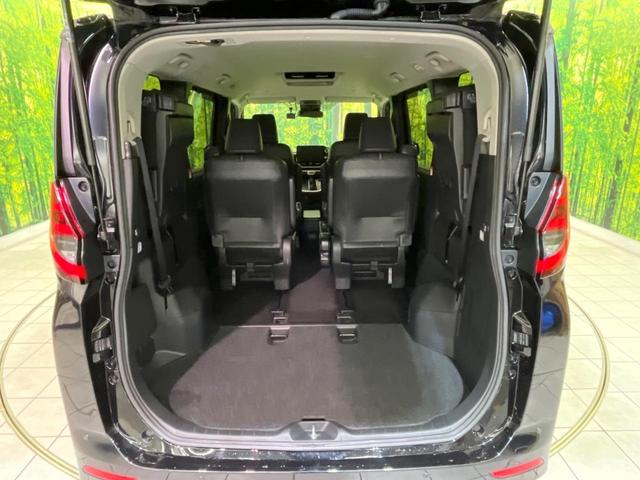 ノア Ｚ　後席モニター　１０．５型ディスプレイオーディオ　両側電動ドア　レーダークルーズ　バックカメラ　シートヒーター　コーナーセンサー　ＬＥＤヘッド　ＥＴＣ　スマートキー　リアオートエアコン　ＣＤ／ＤＶＤ再生（47枚目）