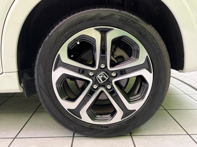 ヴェゼル ハイブリッドＺ・ホンダセンシング　後期　純正８型ナビ　バックカメラ　衝突軽減　レーダークルーズ　半革シート　シートヒーター　コーナーセンサー　純正１７インチＡＷ　スマートキー　ＬＥＤヘッド　オートライト　ＥＴＣ　ルーフレール（29枚目）