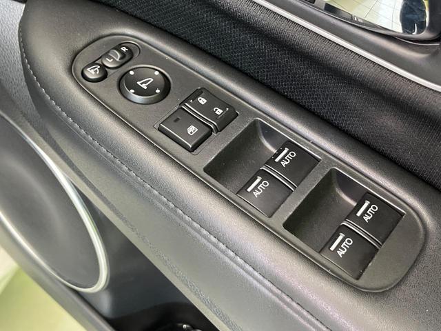 ヴェゼル ハイブリッドＺ・ホンダセンシング　後期　純正８型ナビ　バックカメラ　衝突軽減　レーダークルーズ　半革シート　シートヒーター　コーナーセンサー　純正１７インチＡＷ　スマートキー　ＬＥＤヘッド　オートライト　ＥＴＣ　ルーフレール（42枚目）
