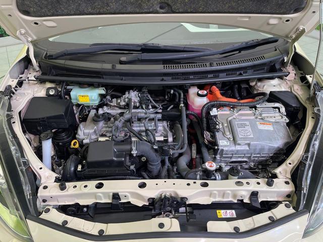 アクア クロスオーバー 純正ナビ 衝突軽減装置 ハーフレザーシート ルーフレール LEDヘッド オートハイビーム 車線逸脱警報 オートエアコン 純正16インチAW 革巻きステアリング 盗難防止装置 Bluetooth再生(18枚目)