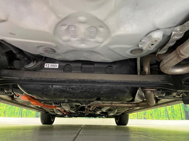 アクア クロスオーバー 純正ナビ 衝突軽減装置 ハーフレザーシート ルーフレール LEDヘッド オートハイビーム 車線逸脱警報 オートエアコン 純正16インチAW 革巻きステアリング 盗難防止装置 Bluetooth再生(19枚目)