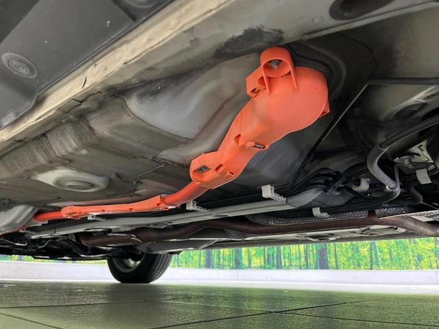 アクア クロスオーバー 純正ナビ 衝突軽減装置 ハーフレザーシート ルーフレール LEDヘッド オートハイビーム 車線逸脱警報 オートエアコン 純正16インチAW 革巻きステアリング 盗難防止装置 Bluetooth再生(22枚目)