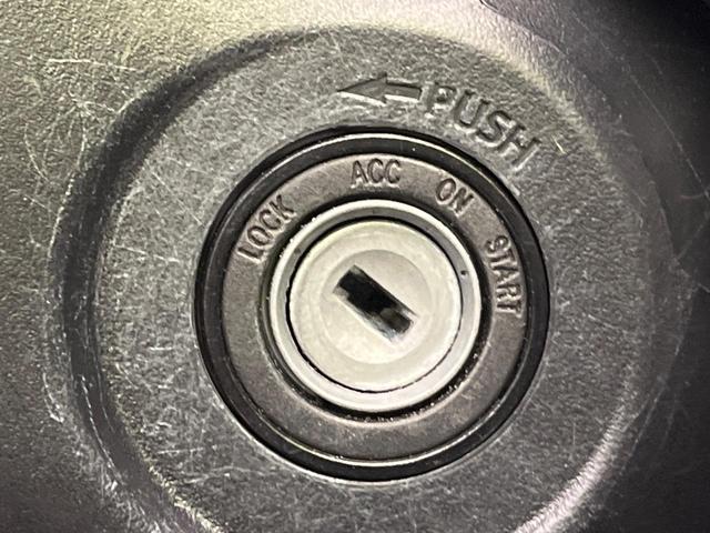 アクア クロスオーバー 純正ナビ 衝突軽減装置 ハーフレザーシート ルーフレール LEDヘッド オートハイビーム 車線逸脱警報 オートエアコン 純正16インチAW 革巻きステアリング 盗難防止装置 Bluetooth再生(27枚目)