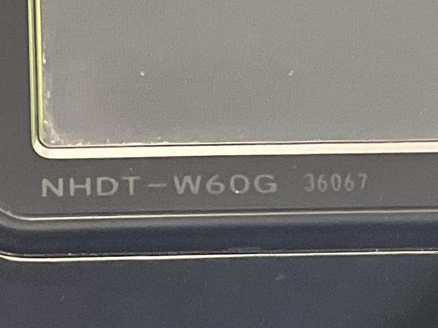 アクア クロスオーバー 純正ナビ 衝突軽減装置 ハーフレザーシート ルーフレール LEDヘッド オートハイビーム 車線逸脱警報 オートエアコン 純正16インチAW 革巻きステアリング 盗難防止装置 Bluetooth再生(45枚目)