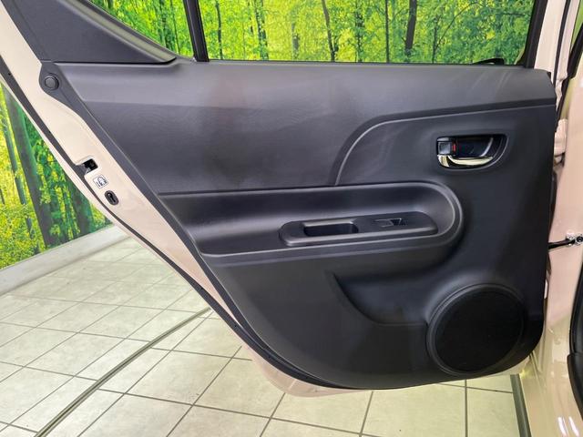 アクア クロスオーバー 純正ナビ 衝突軽減装置 ハーフレザーシート ルーフレール LEDヘッド オートハイビーム 車線逸脱警報 オートエアコン 純正16インチAW 革巻きステアリング 盗難防止装置 Bluetooth再生(56枚目)