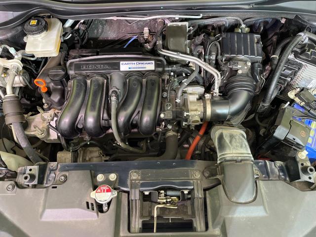 ヴェゼル ハイブリッドZ・ホンダセンシング 純正ナビ バックカメラ レーダークルーズ ハーフレザーシート スマートキー ETC シートヒーター LEDヘッド 純正17インチAW 車線逸脱警報 オートライト デュアルオートエアコン パドルシフト(18枚目)