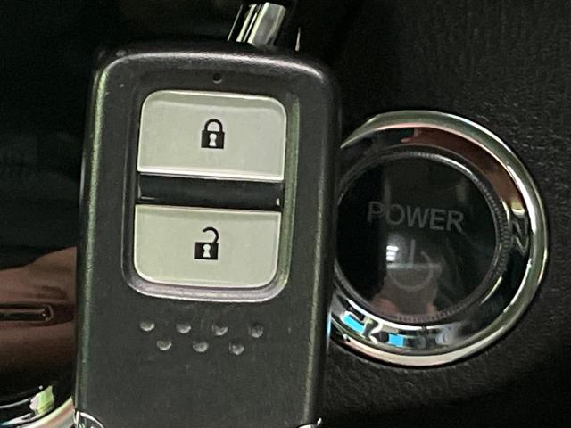 ヴェゼル ハイブリッドZ・ホンダセンシング 純正ナビ バックカメラ レーダークルーズ ハーフレザーシート スマートキー ETC シートヒーター LEDヘッド 純正17インチAW 車線逸脱警報 オートライト デュアルオートエアコン パドルシフト(68枚目)