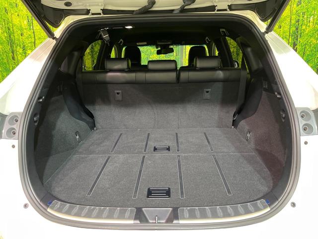 ハリアー プレミアム　後期　ＢＩＧＸ９型ナビ　バックカメラ　衝突軽減装置　レーダークルーズ　パワーバックドア　ハーフレザーシート　コーナーセンサー　スマートキー　ＥＴＣ　オートハイビーム　車線逸脱警報　純正１８インチＡＷ（10枚目）