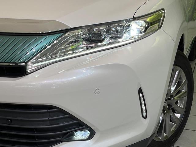 ハリアー プレミアム　後期　ＢＩＧＸ９型ナビ　バックカメラ　衝突軽減装置　レーダークルーズ　パワーバックドア　ハーフレザーシート　コーナーセンサー　スマートキー　ＥＴＣ　オートハイビーム　車線逸脱警報　純正１８インチＡＷ（12枚目）