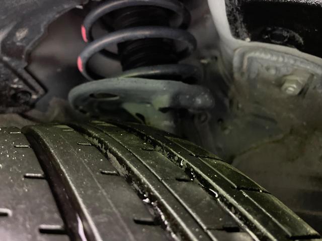 ハリアー プレミアム　後期　ＢＩＧＸ９型ナビ　バックカメラ　衝突軽減装置　レーダークルーズ　パワーバックドア　ハーフレザーシート　コーナーセンサー　スマートキー　ＥＴＣ　オートハイビーム　車線逸脱警報　純正１８インチＡＷ（20枚目）