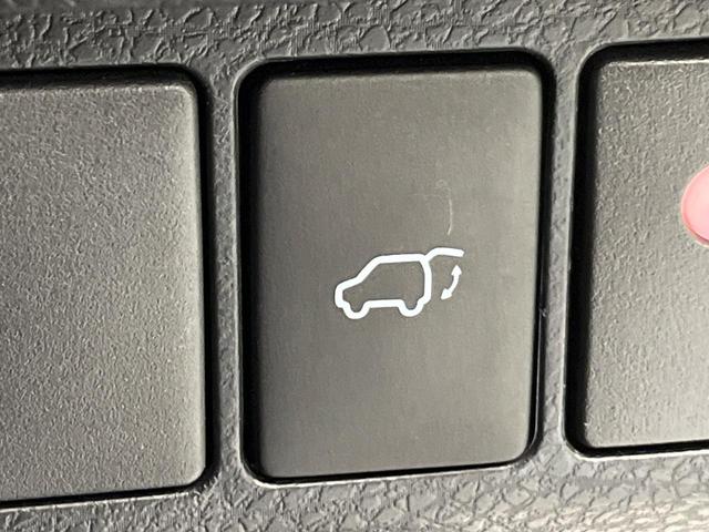 ハリアー プレミアム　後期　ＢＩＧＸ９型ナビ　バックカメラ　衝突軽減装置　レーダークルーズ　パワーバックドア　ハーフレザーシート　コーナーセンサー　スマートキー　ＥＴＣ　オートハイビーム　車線逸脱警報　純正１８インチＡＷ（57枚目）