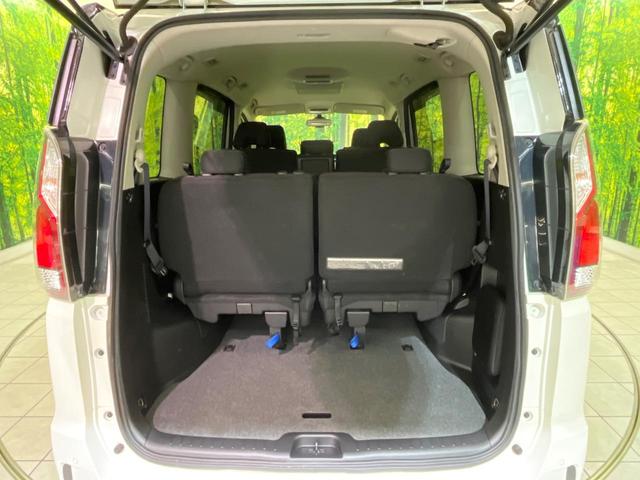 セレナ ハイウェイスター　プロパイロットエディション　後席モニター　純正９型ナビ　２トーンカラー　両側電動ドア　衝突軽減装置　プロパイロット　バックカメラ　コーナーセンサー　ＬＥＤヘッド　リアオートエアコン　純正１６インチＡＷ　フルセグ　ＥＴＣ（11枚目）