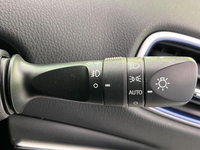 プリウス Ａツーリングセレクション　純正ナビ　衝突軽減装置　レーダークルーズ　バックカメラ　シートヒーター　ブラインドスポットモニター　コーナーセンサー　ＬＥＤヘッド　パークアシスト　スマートキー　ヘッドアップディスプレイ　オートライト（42枚目）