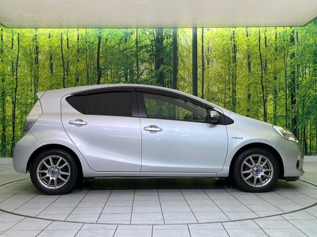 アクア Ｇ　純正ナビ　寒冷地仕様　バックカメラ　スマートキー　ＥＴＣ　オートライト　オートエアコン　Ｂｌｕｅｔｏｏｔｈ　ＣＤ／ＤＶＤ再生　フルセグ　革巻きハンドル　１５インチＡＷ　ドアバイザー　プライバシーガラス（24枚目）