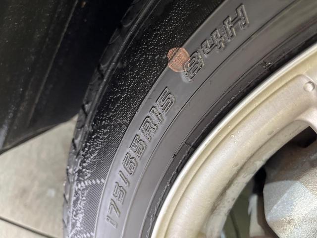 アクア Ｇ　純正ナビ　寒冷地仕様　バックカメラ　スマートキー　ＥＴＣ　オートライト　オートエアコン　Ｂｌｕｅｔｏｏｔｈ　ＣＤ／ＤＶＤ再生　フルセグ　革巻きハンドル　１５インチＡＷ　ドアバイザー　プライバシーガラス（31枚目）