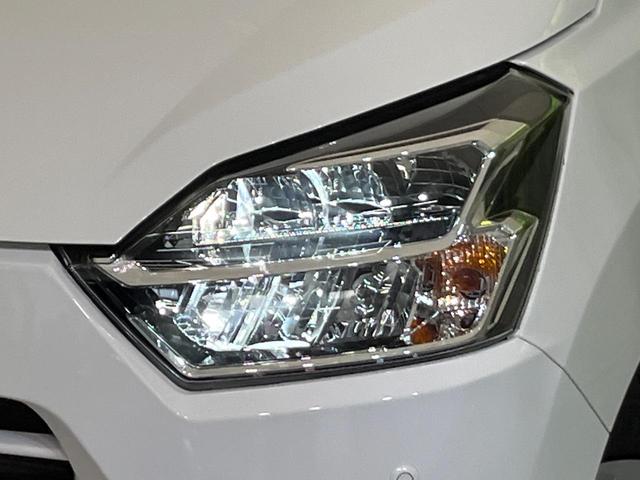 ミライース Ｘ　ＳＡＩＩＩ　衝突軽減　コーナーセンサー　ＬＥＤヘッド　オートハイビーム　ＥＴＣ　車線逸脱警報　誤発進抑制機能　先行車発進告知機能　純正オーディオ　ドアバイザー　プライバシーガラス　バニティミラー（12枚目）