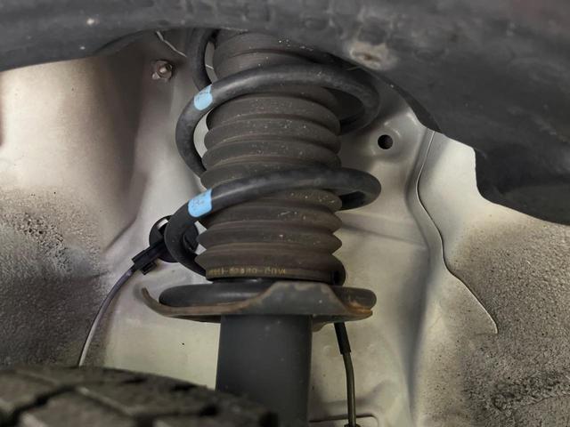 ミライース Ｘ　ＳＡＩＩＩ　衝突軽減　コーナーセンサー　ＬＥＤヘッド　オートハイビーム　ＥＴＣ　車線逸脱警報　誤発進抑制機能　先行車発進告知機能　純正オーディオ　ドアバイザー　プライバシーガラス　バニティミラー（20枚目）