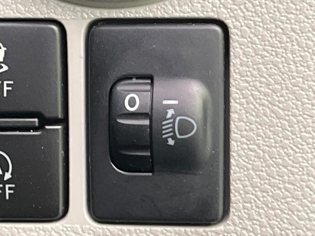 ミライース Ｘ　ＳＡＩＩＩ　衝突軽減　コーナーセンサー　ＬＥＤヘッド　オートハイビーム　ＥＴＣ　車線逸脱警報　誤発進抑制機能　先行車発進告知機能　純正オーディオ　ドアバイザー　プライバシーガラス　バニティミラー（31枚目）