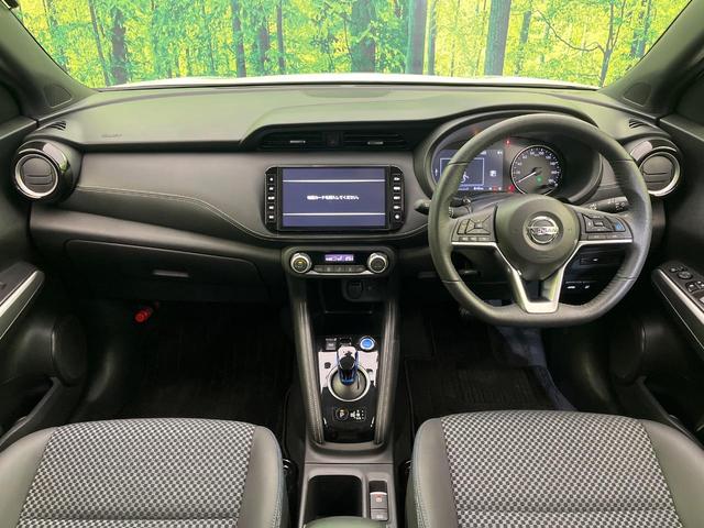 キックス Ｘ　純正９型ナビ　全周囲カメラ　衝突軽減　プロパイロット　２トーンルーフ　コーナーセンサー　ＬＥＤヘッド　オートハイビーム　デジタルインナーミラー　ＥＴＣ　車線逸脱警報　革巻きステアリング　スマートキー（2枚目）