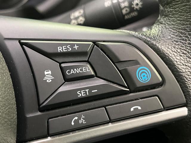 キックス Ｘ　純正９型ナビ　全周囲カメラ　衝突軽減　プロパイロット　２トーンルーフ　コーナーセンサー　ＬＥＤヘッド　オートハイビーム　デジタルインナーミラー　ＥＴＣ　車線逸脱警報　革巻きステアリング　スマートキー（5枚目）