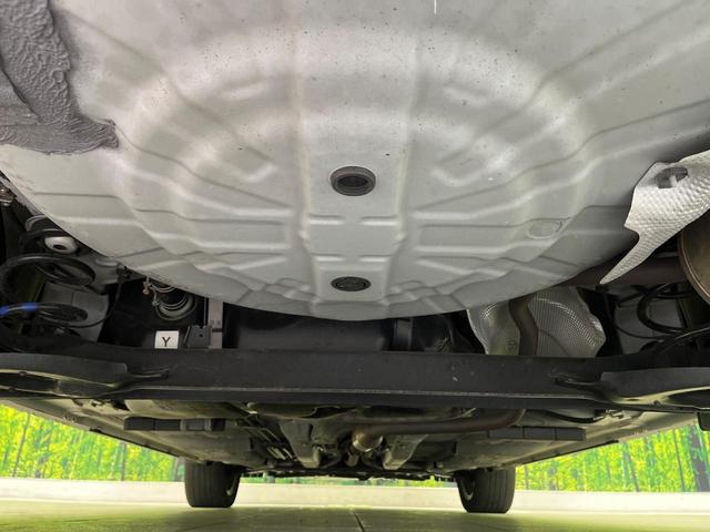 キックス Ｘ　純正９型ナビ　全周囲カメラ　衝突軽減　プロパイロット　２トーンルーフ　コーナーセンサー　ＬＥＤヘッド　オートハイビーム　デジタルインナーミラー　ＥＴＣ　車線逸脱警報　革巻きステアリング　スマートキー（19枚目）