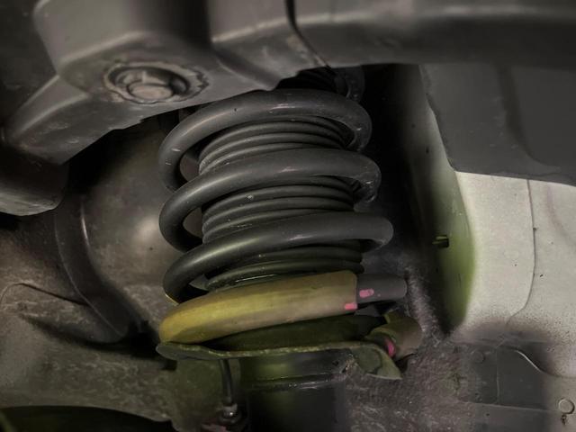 キックス Ｘ　純正９型ナビ　全周囲カメラ　衝突軽減　プロパイロット　２トーンルーフ　コーナーセンサー　ＬＥＤヘッド　オートハイビーム　デジタルインナーミラー　ＥＴＣ　車線逸脱警報　革巻きステアリング　スマートキー（20枚目）