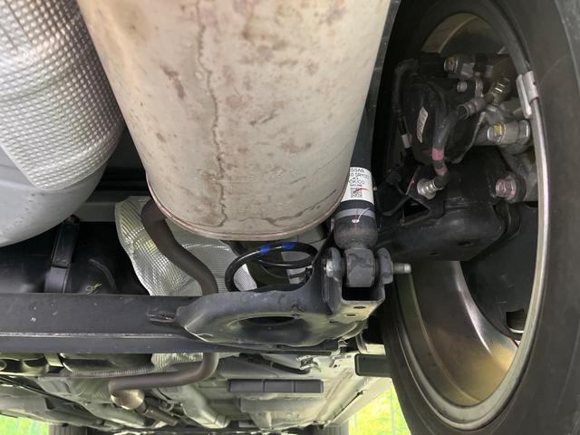 キックス Ｘ　純正９型ナビ　全周囲カメラ　衝突軽減　プロパイロット　２トーンルーフ　コーナーセンサー　ＬＥＤヘッド　オートハイビーム　デジタルインナーミラー　ＥＴＣ　車線逸脱警報　革巻きステアリング　スマートキー（21枚目）