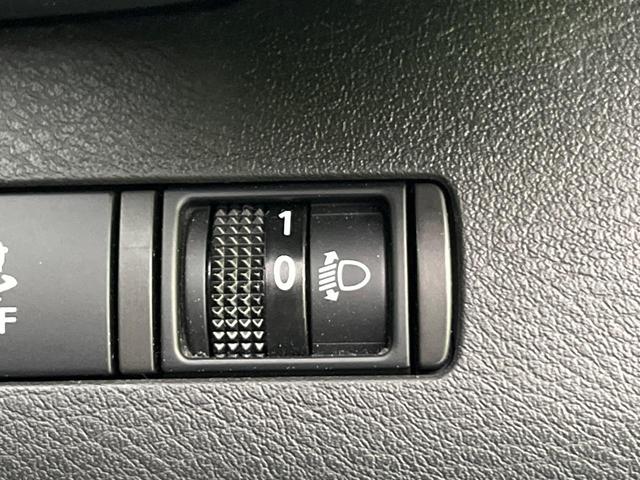 キックス Ｘ　純正９型ナビ　全周囲カメラ　衝突軽減　プロパイロット　２トーンルーフ　コーナーセンサー　ＬＥＤヘッド　オートハイビーム　デジタルインナーミラー　ＥＴＣ　車線逸脱警報　革巻きステアリング　スマートキー（32枚目）